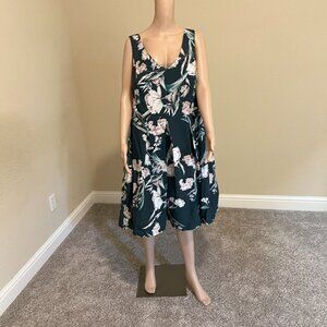 NWT-Dress Size XL/22